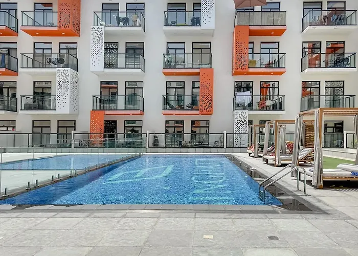 Bright And Spacious 1 Bed Prime Jvc Location
