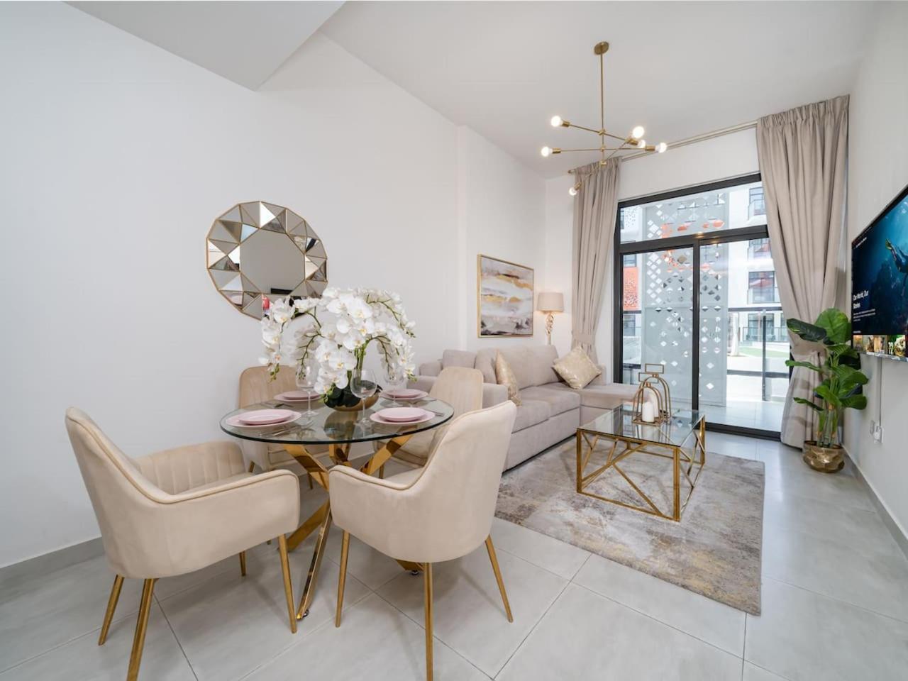 Apartment Bright And Spacious 1 Bed Prime Jvc Location *