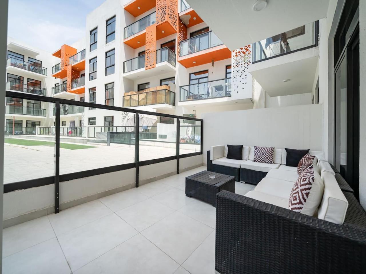 Bright And Spacious 1 Bed Prime Jvc Location Dubai